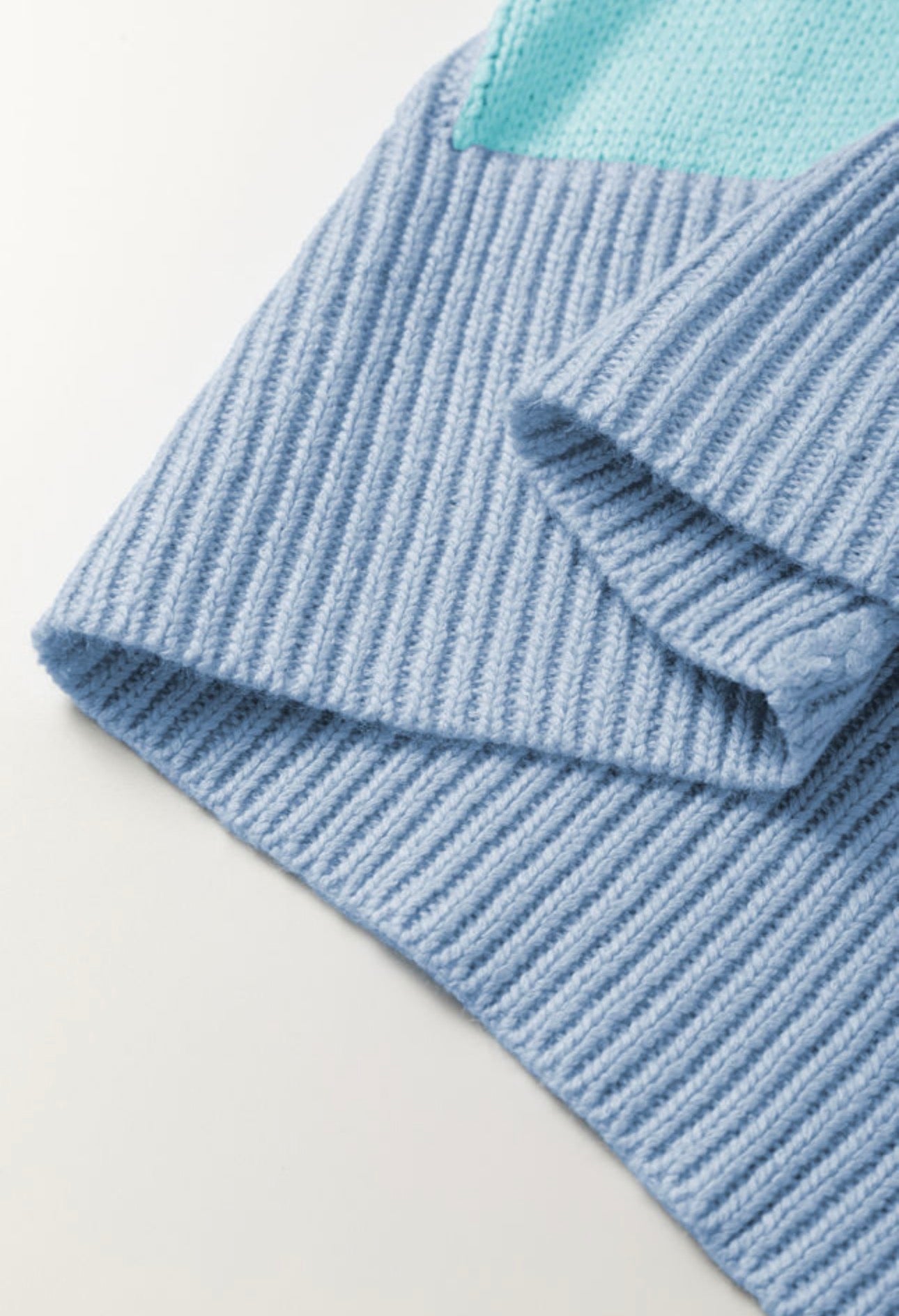 Light Blue Checkered Color Block Crew Neck Short Sleeve Sweater